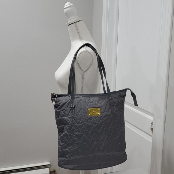 NWOT Joy Mangano Gray Quilted pocketbook - Picture 3 of 10